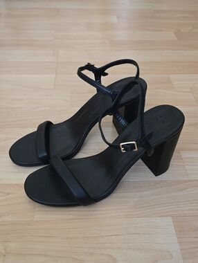 BP Lexy Black Strappy Block Heel Sandals Size 7.5